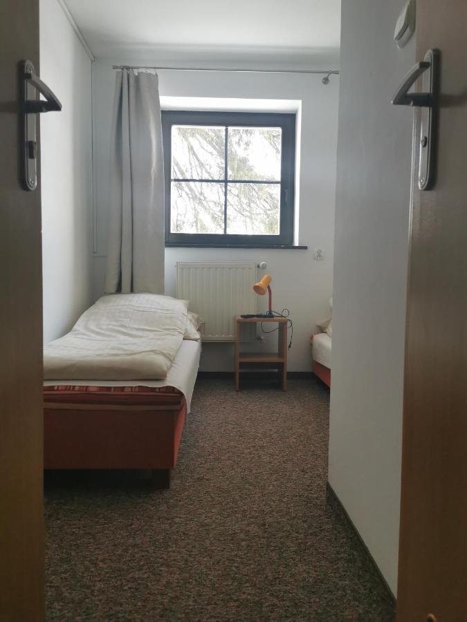ホテル Straszny Dwor ドゥシュニキ・ズドルイ 部屋 写真