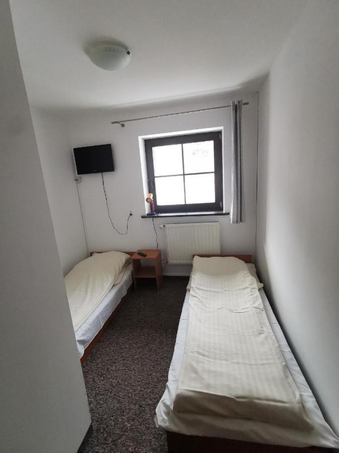 ホテル Straszny Dwor ドゥシュニキ・ズドルイ 部屋 写真
