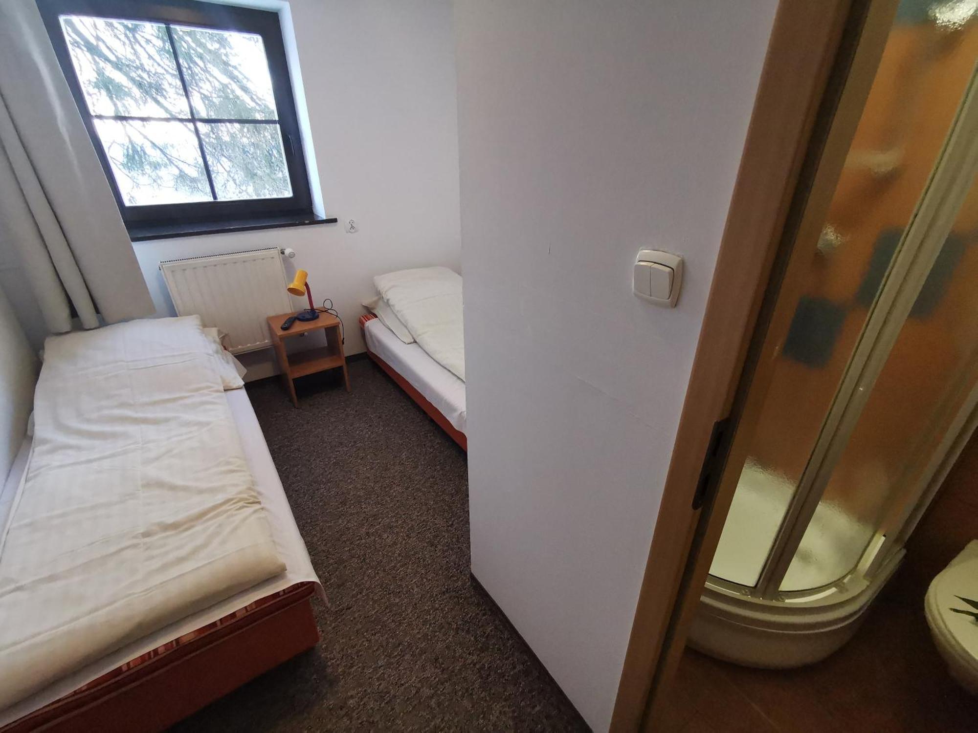 ホテル Straszny Dwor ドゥシュニキ・ズドルイ 部屋 写真